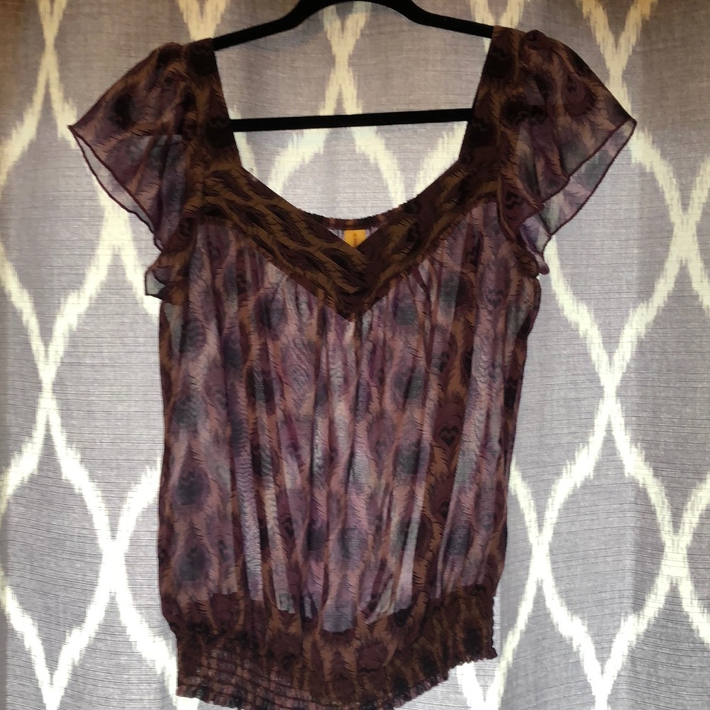 Cute purple top!